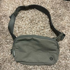 Lululemon Everywhere Belt Bag 1L in Grey Sage